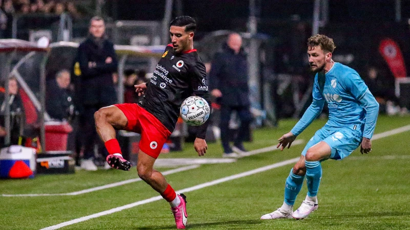 'PSV biedt Driouech contract voor 4,5 jaar, Feyenoord op vinkentouw'