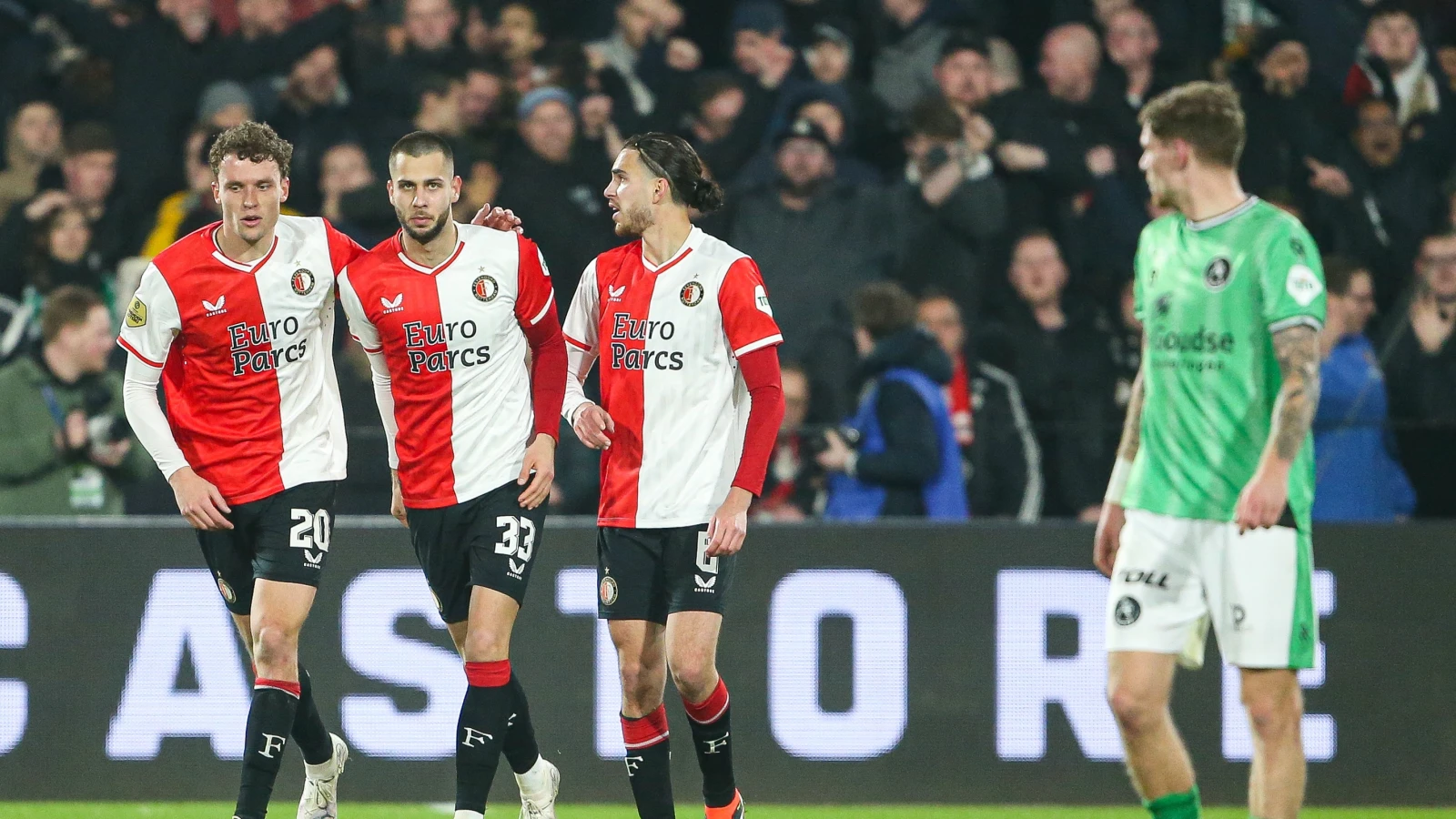 Feyenoorder duidelijk: 'Een transfer is wel het laatste waar ik aan denk'