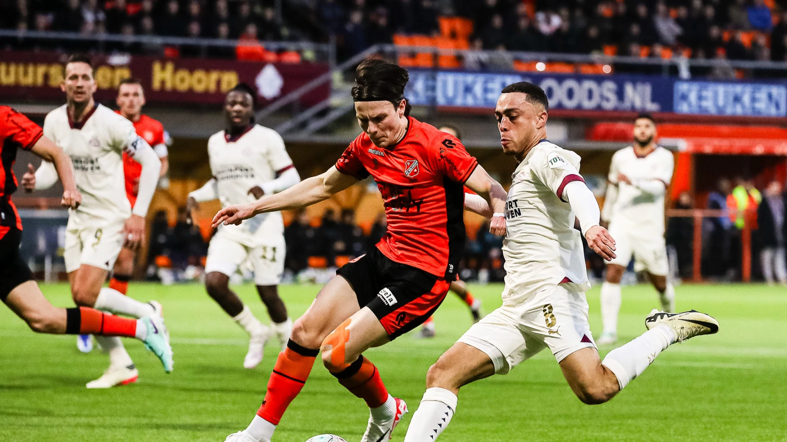 EREDIVISIE | PSV rekent af met tiental Heracles Almelo