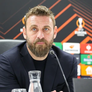 De Rossi: 'Ik heb als speler veel topduels meegemaakt en dit wordt een heel belangrijke wedstrijd voor Roma en voor mij als trainer'