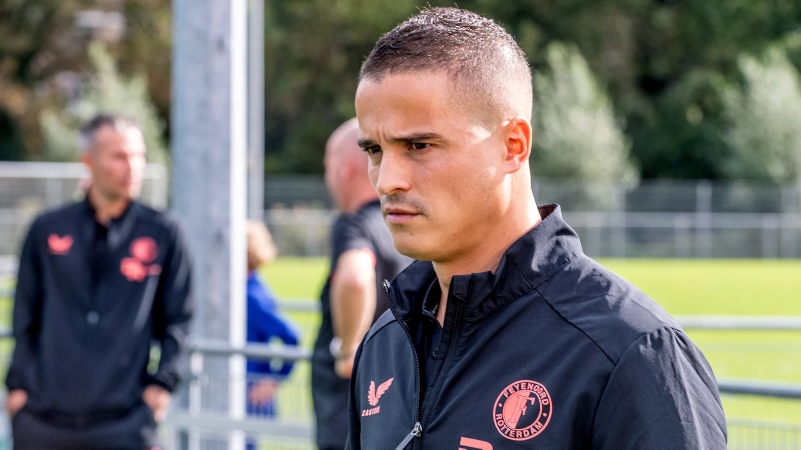 Afellay kritisch op Feyenoorder: 'Hij valt uit zichzelf gewoon om'