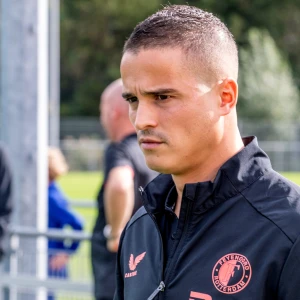 Afellay kritisch op Feyenoorder: 'Hij valt uit zichzelf gewoon om'