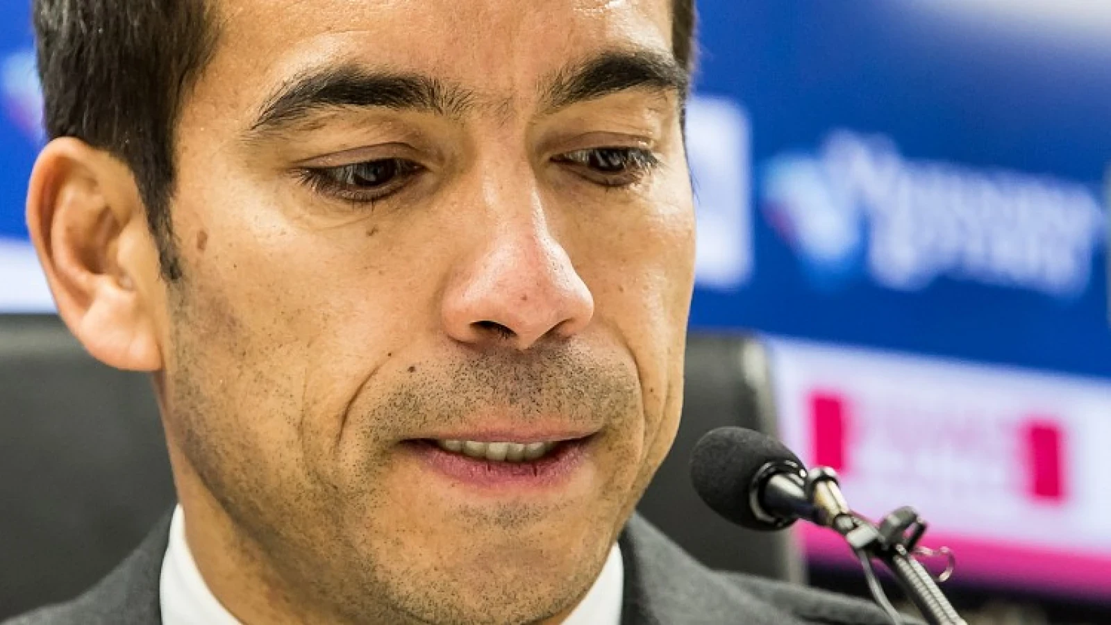 Van Bronckhorst: 'Ik twijfel nooit aan mezelf'