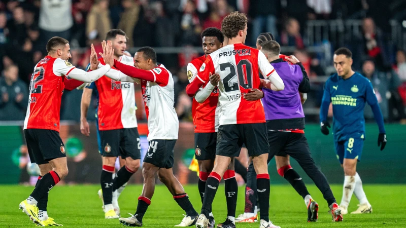 'PSV wordt niet dagelijks of wekelijks bij de strot gegrepen'