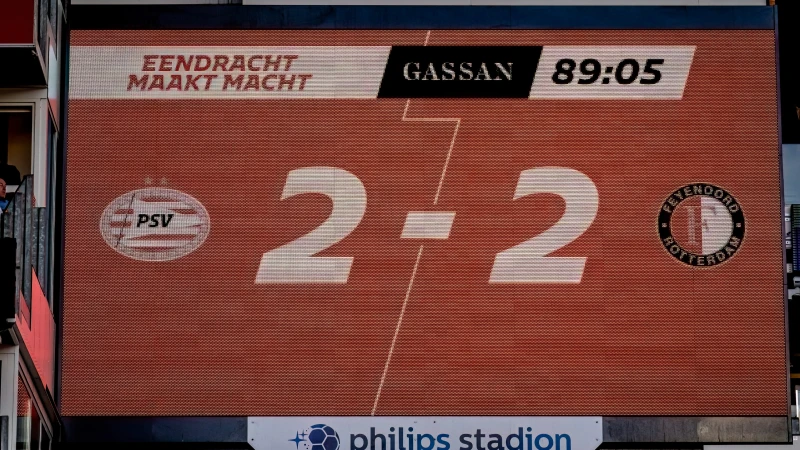 STAND | PSV en Feyenoord spelen gelijk en zien FC Twente inlopen