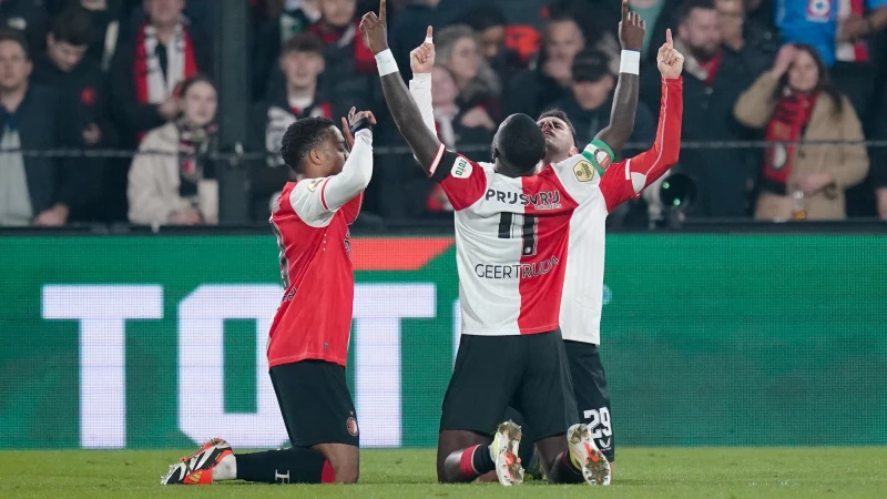 STAND | Feyenoord verstevigt tweede plek na winst op Heracles Almelo