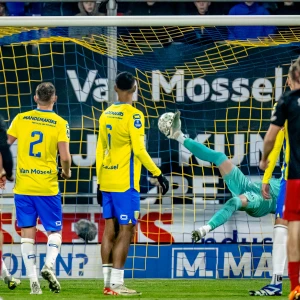 EREDIVISIE | Vitesse en Almere City FC spelen gelijk