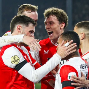 EREDIVISIE | PSV in 'dying seconds' langs FC Twente