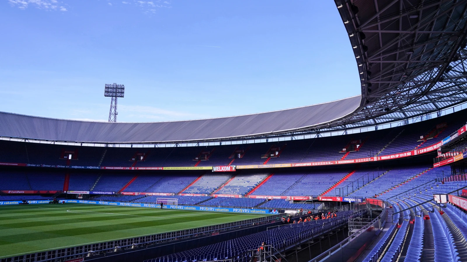 Lars de Klein stadionspeaker bij de wedstrijd tussen Feyenoord en FC Utrecht