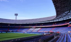 Lars de Klein stadionspeaker bij de wedstrijd tussen Feyenoord en FC Utrecht