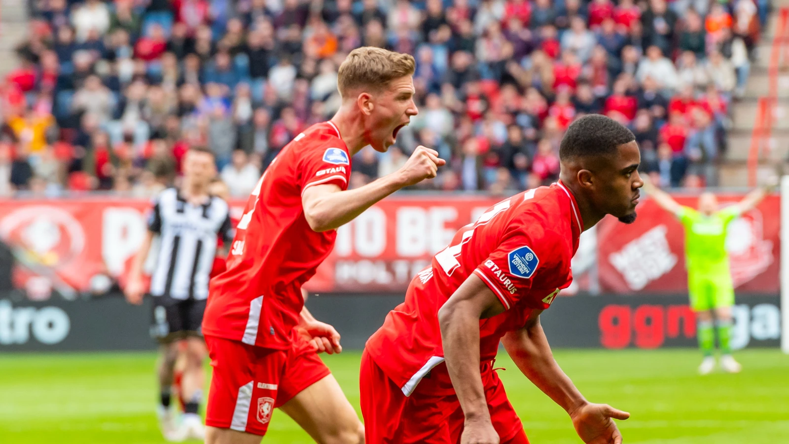 EREDIVISIE | AZ kent Almelose afstraffing, FC Twente speelt gelijk