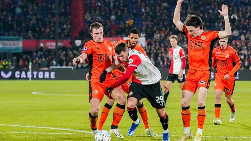 DE TEGENSTANDER | FC Volendam vecht tegen het degradatiespook