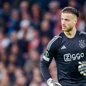 Ajax mist doelman Ramaj tegen Feyenoord