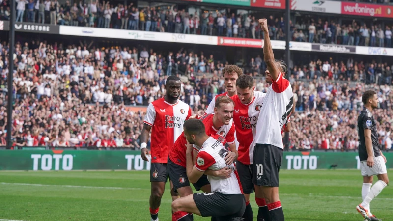 Feyenoord overklast Ajax in eenzijdige Klassieker