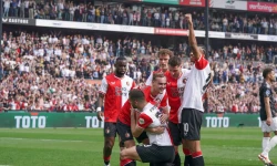 Feyenoord overklast Ajax in eenzijdige Klassieker