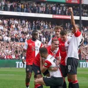 Feyenoord overklast Ajax in eenzijdige Klassieker
