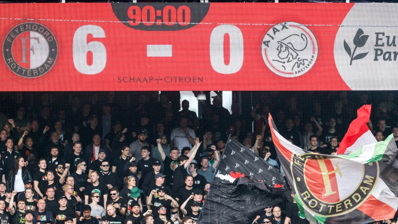 STAND | Feyenoord verstevigt tweede plek na monsterzege op Ajax