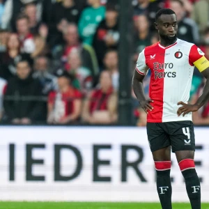 'Feyenoord informeel in gesprek over contractverlenging Geertruida'