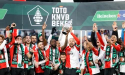 Feyenoord maandag gehuldigd op de Binnenrotte