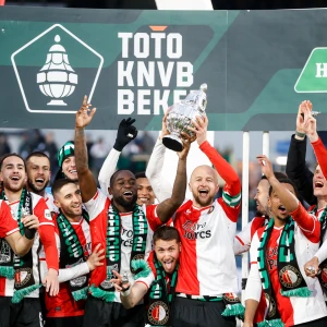 Feyenoord maandag gehuldigd op de Binnenrotte