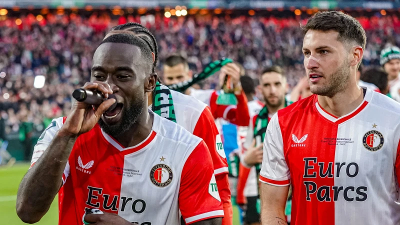 VIDEO | Geertruida zweept publiek op na winst TOTO KNVB Beker