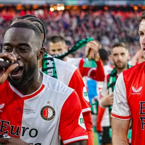 VIDEO | Geertruida zweept publiek op na winst TOTO KNVB Beker