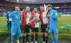 'Mede door hem staan we nu met die Cup in onze handen'