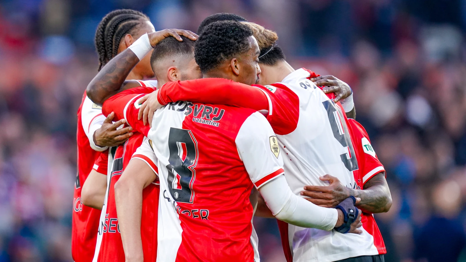 Feyenoord wint met ruime cijfers van PEC Zwolle