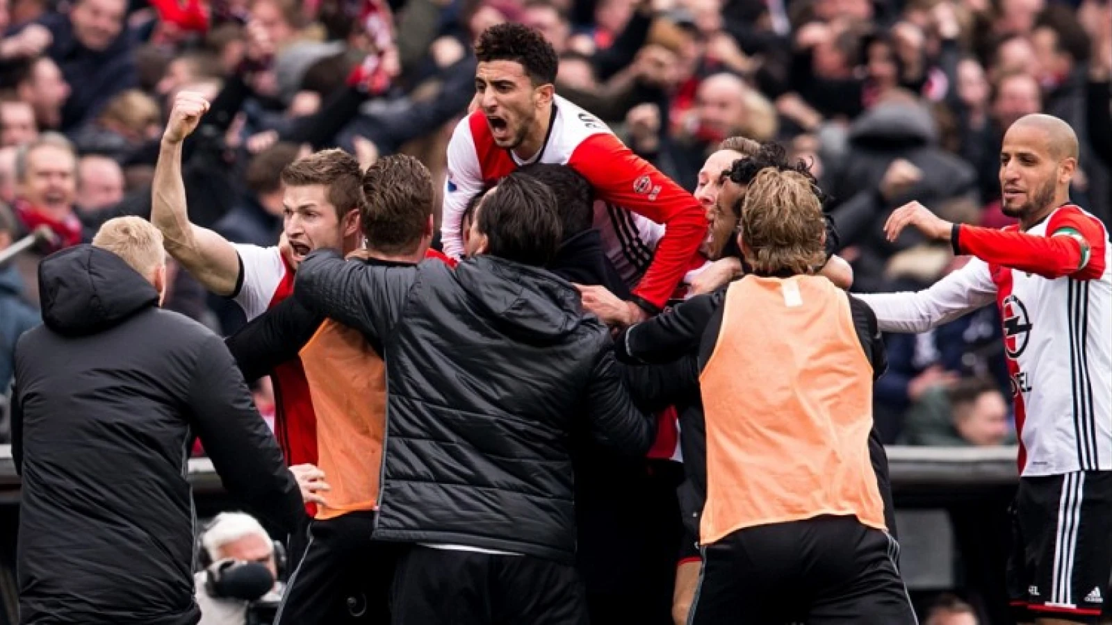 STAND | Feyenoord van PSV af in strijd om titel 