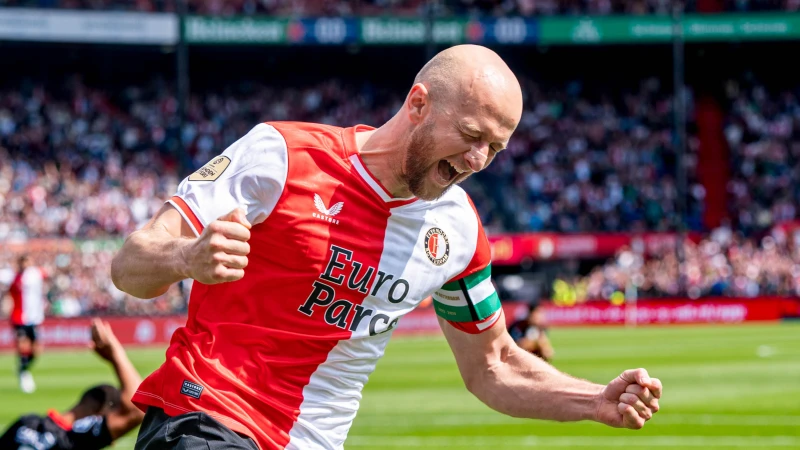 Feyenoord wint overtuigend van Excelsior Rotterdam en sluit seizoen goed af