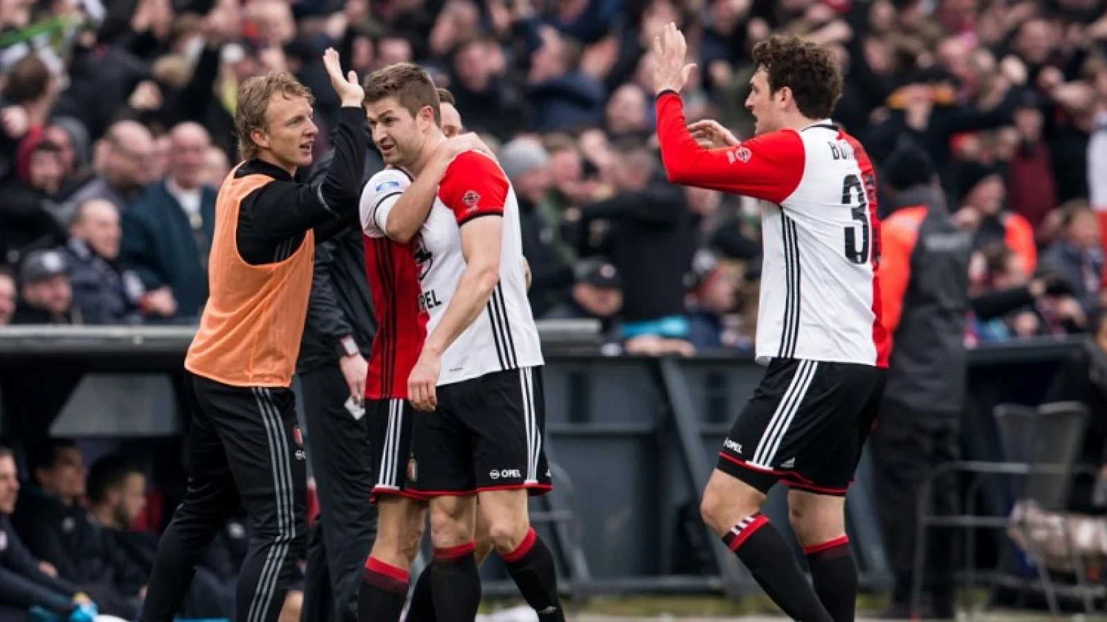 Stand | Feyenoord met zege tegen PSV op evenveel punten als vorig seizoen