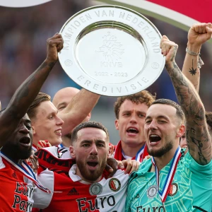 'Hereniging steunpilaren kampioenselftal in de maak'