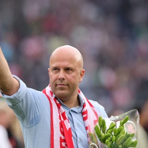 'Zou toch waanzin zijn als je die man eerste trainer maakt'