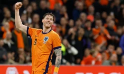 Nederlands elftal wint met klinkende cijfers van IJsland