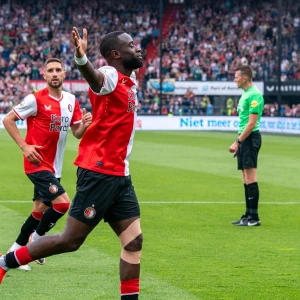 'PSG is gecharmeerd van Lutsharel Geertruida'
