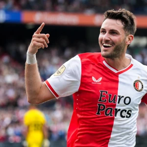 TUDN: 'Gimenez dichtbij transfer naar Premier League'