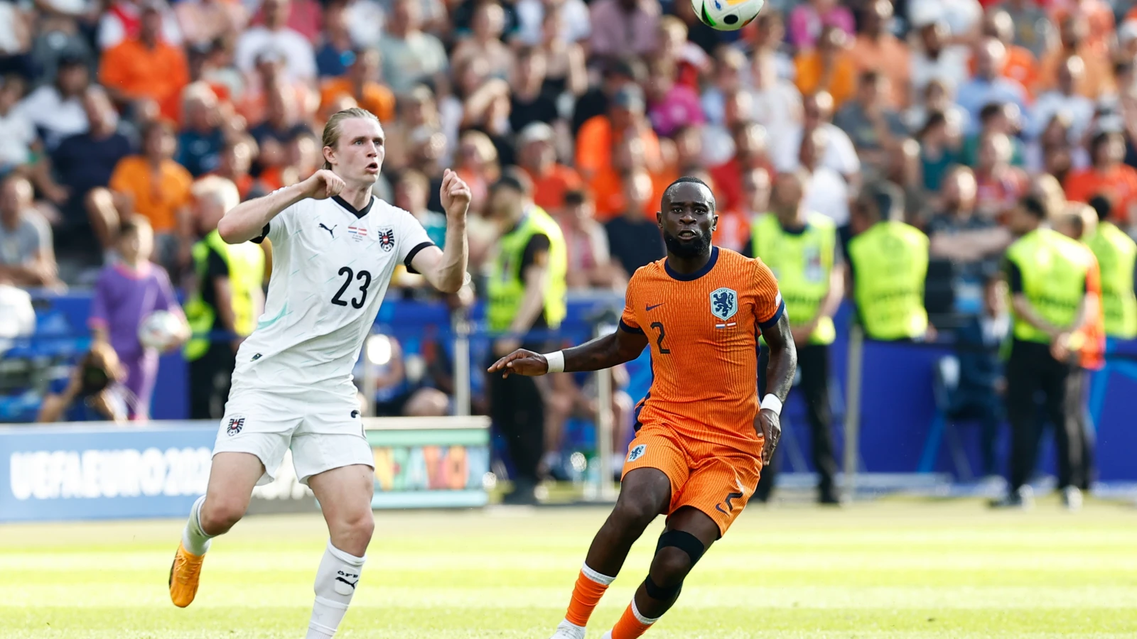 Koeman fileert Geertruida: 'Het was kip-zonder-kop, zoals het verdedigend ging'