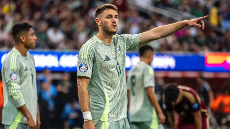 Basisspeler Gimenez met Mexico onderuit tegen Venezuela