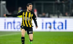 OFFICIEEL | Anis Hadj-Moussa zet handtekening onder contract
