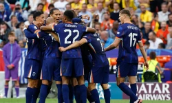 Nederland wint van Roemenië en plaatst zich voor kwartfinale EK