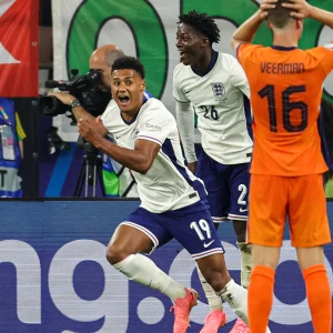 Nederland strandt in de halve finale dankzij late treffer van Watkins
