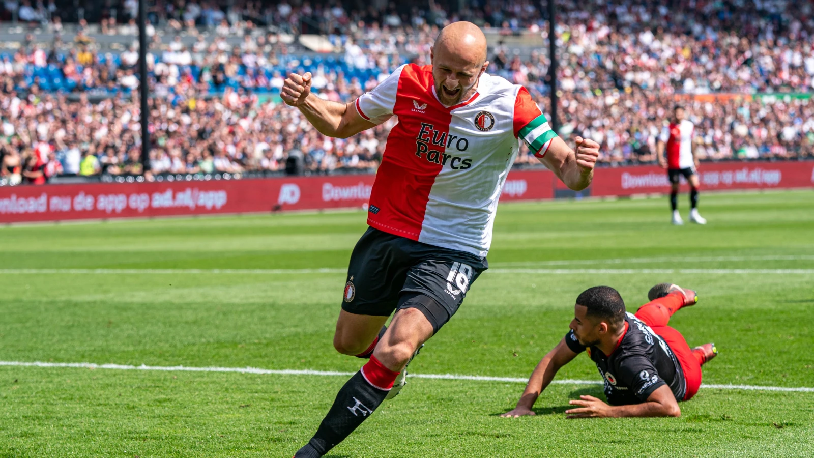 FOTO | Trauner gaat weer aan het werk