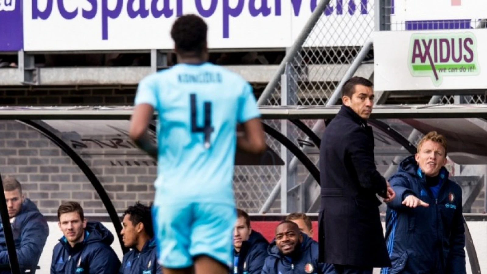 Van Bronckhorst: 'We willen aan het eind van de rit op kop staan'