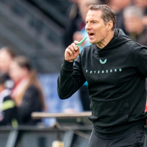 OPSTELLING | Priske laat Tsoungui en Plug opnieuw starten