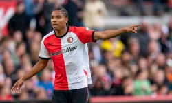 AD: 'Stengs geblesseerd en reist niet mee voor oefenduel tegen SL Benfica'