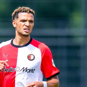 'Wycombe Wanderers FC wil Tsoungui uit handen NAC Breda houden'