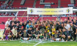 Vandaag krijgen supporters de mogelijkheid om op de foto te gaan met de Johan Cruijff Schaal