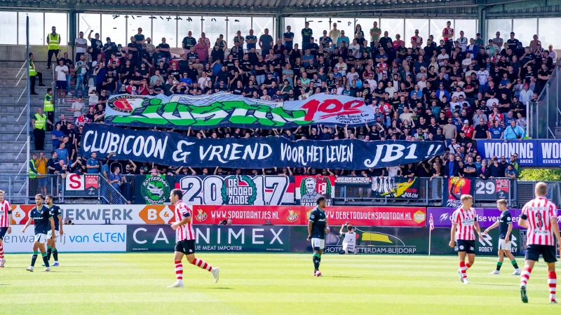 Justin Bijlow neemt in tranen afscheid van supporters