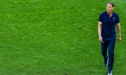 De Boer over afgeketste transfer: 'Hij heeft het bij Feyenoord fantastisch'