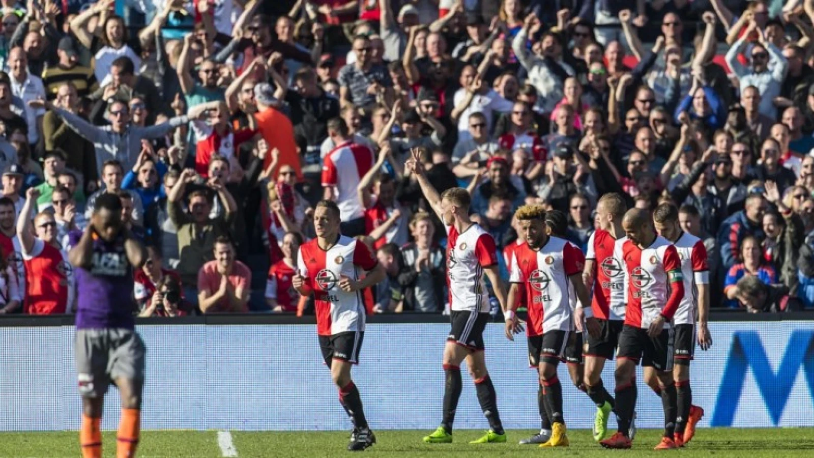 STAND | Feyenoord behoudt voorsprong op Ajax en PSV